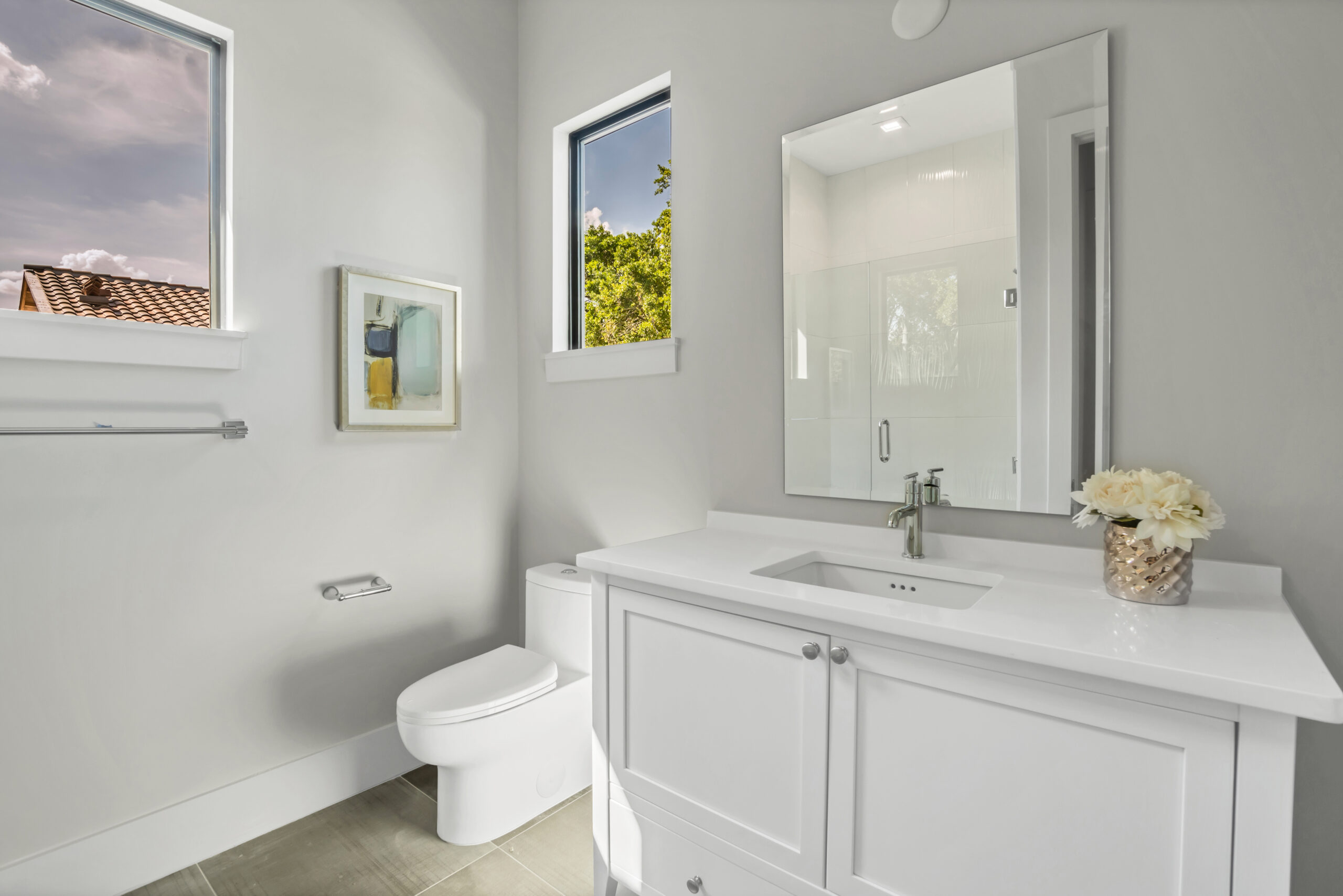 Oneco: Secondary Bathroom